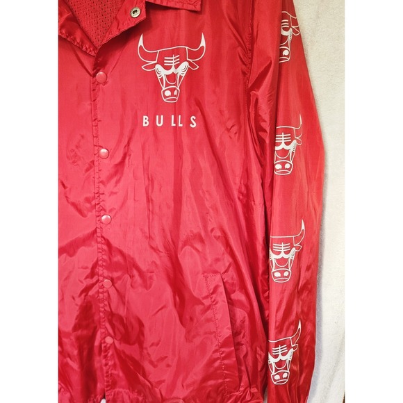 Vintage Chicago Bulls Windbreaker (L) NBA streetwear • Bold Graphics - Picture 4 of 7